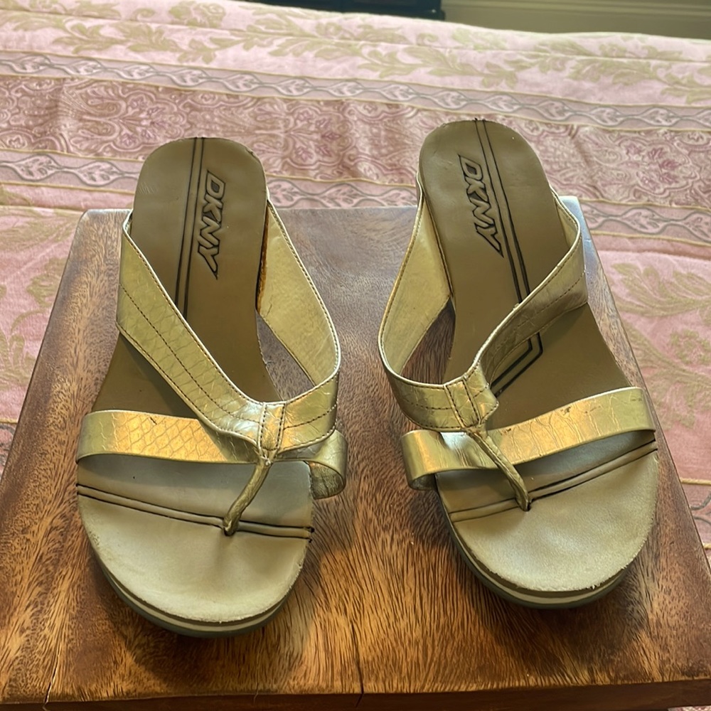 DKNY Sport , thong Sandal. Antique Gold, Size 9